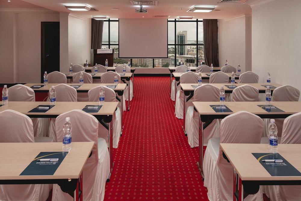 Golden Tulip Dar Es Salaam City Center Hotel Exteriör bild