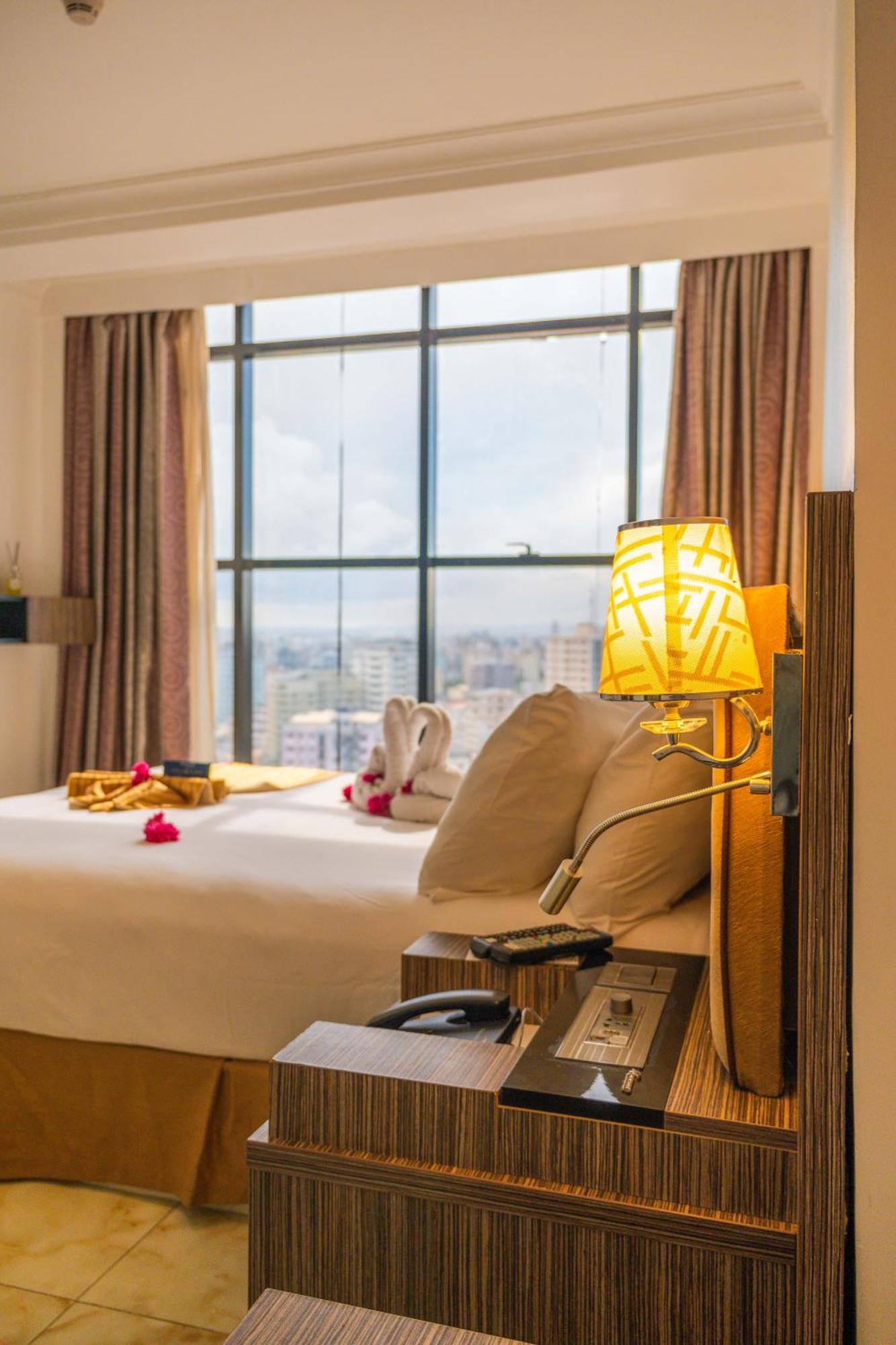 Golden Tulip Dar Es Salaam City Center Hotel Exteriör bild