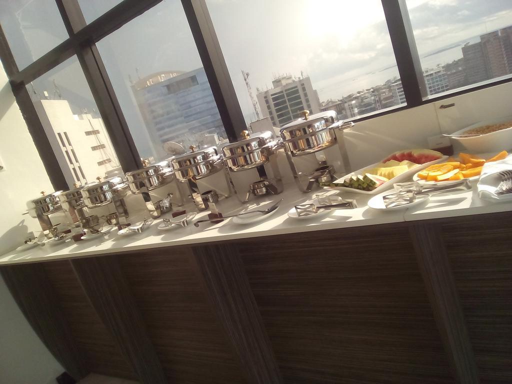 Golden Tulip Dar Es Salaam City Center Hotel Exteriör bild